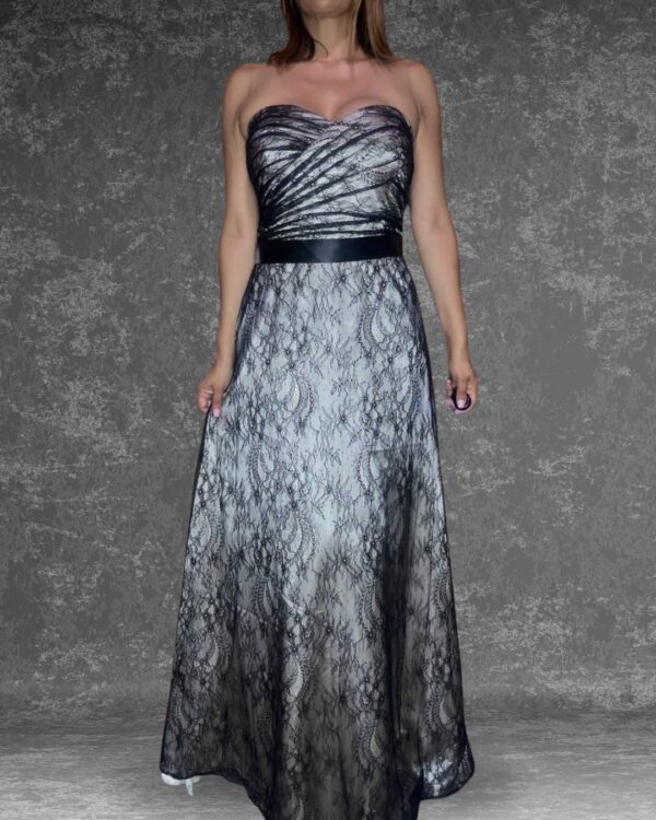 Vestido de noche largo strapless blanco y negro