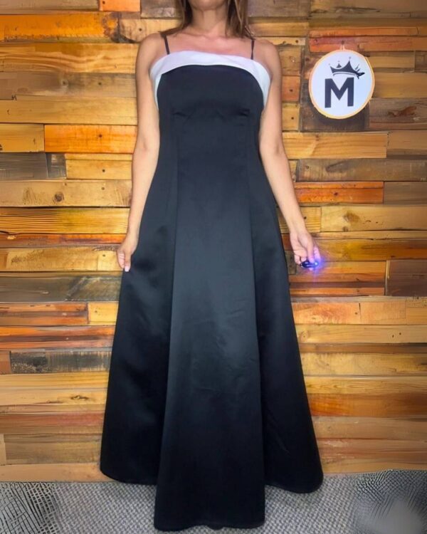 Vestido de gala largo en negro y blanco
