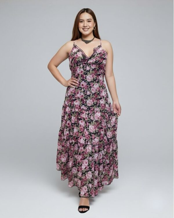 Vestido Maxi Floral con Escote Cowl y Encaje