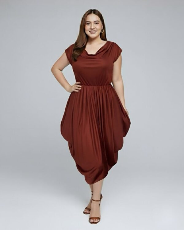 Vestido Midi con Escote Cascada y Falda Tulipán